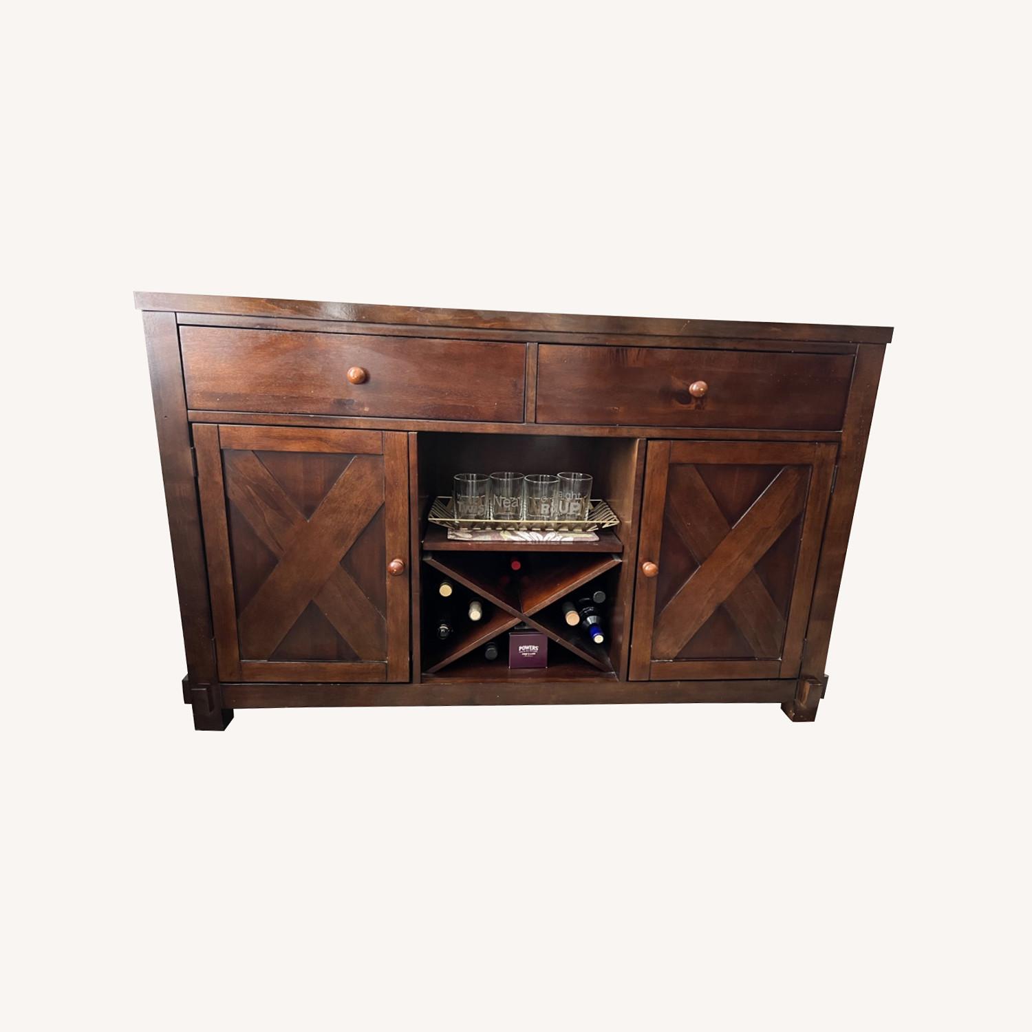 Bob's X Factor Dining Server AptDeco