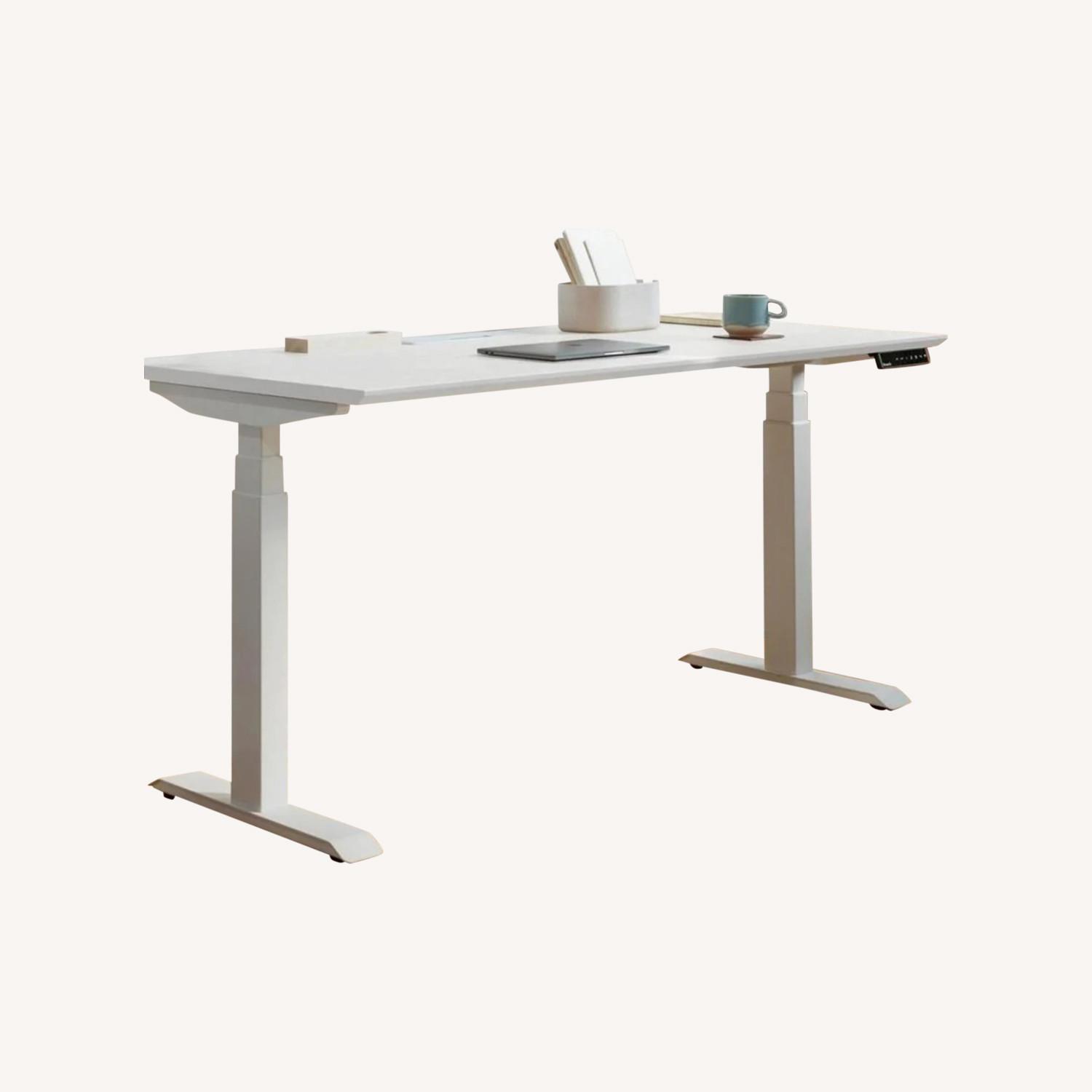 UpLift Standing Desk AptDeco
