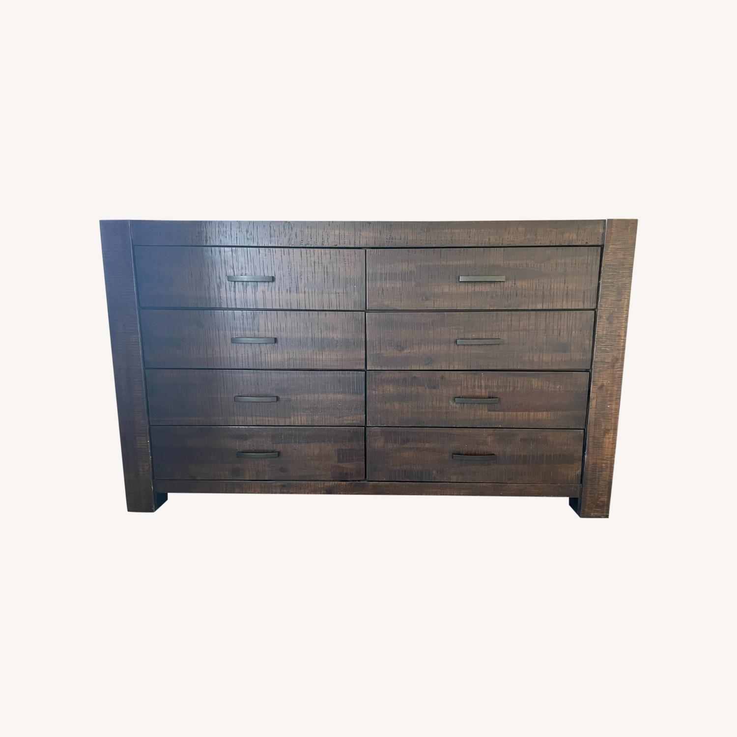 Haverty's 8 Drawer Dresser AptDeco