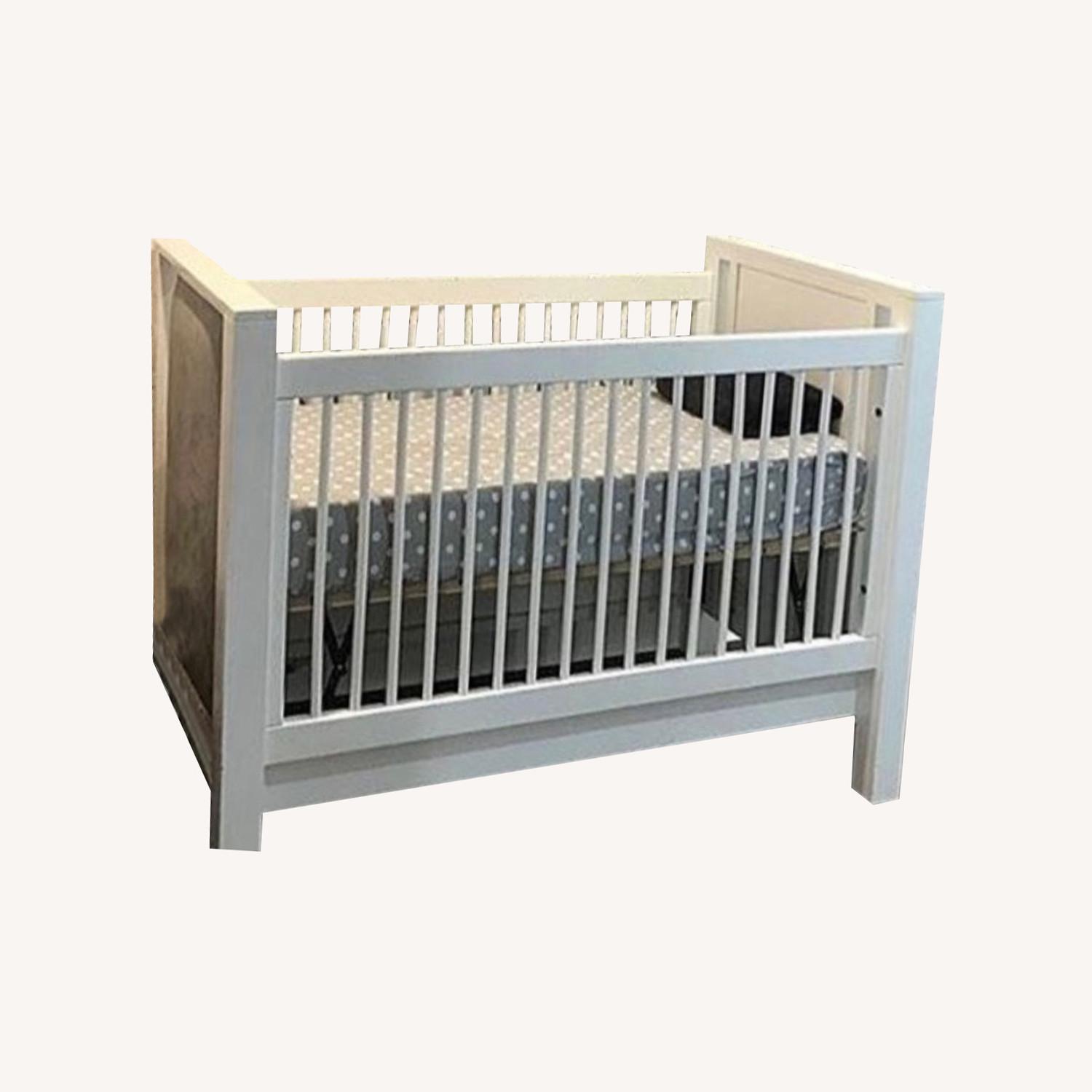 Newport Cottages Ricki Crib - image-0