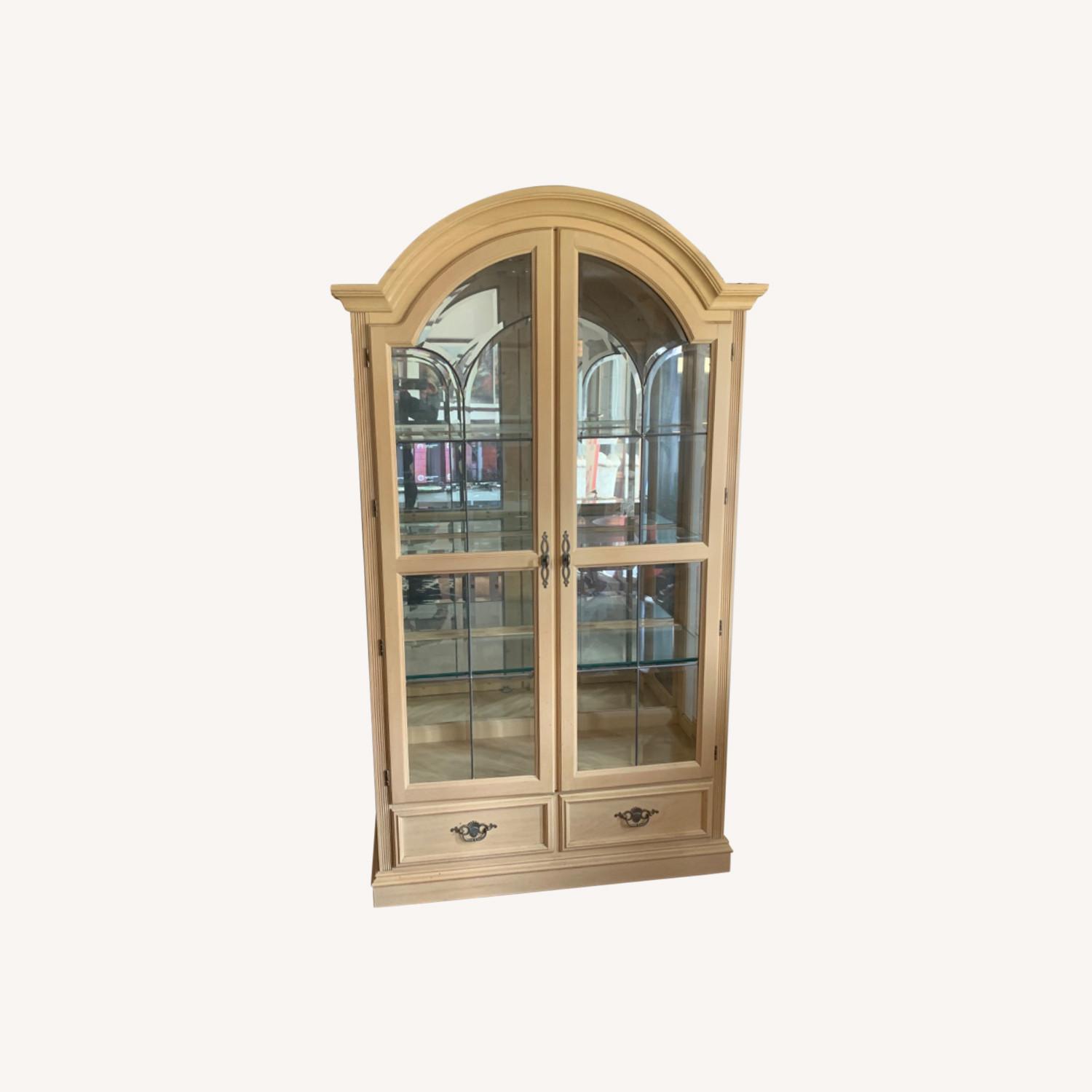 Lexington Grand Tour Display Case - image-0