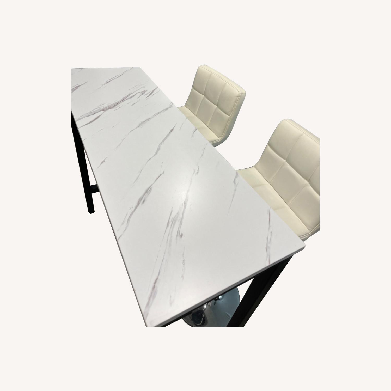 High Bar Table With 2 Stools - Adjustable - image-0