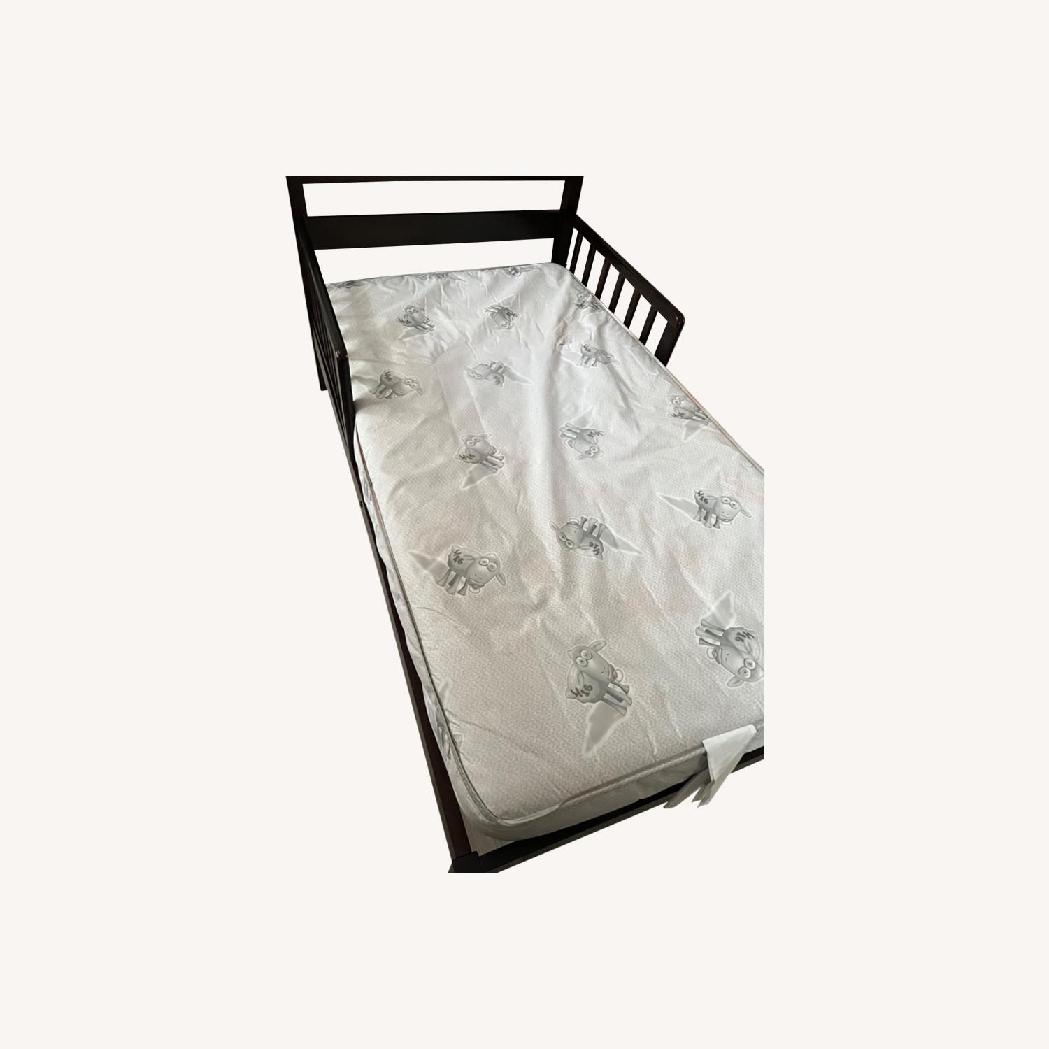 Jackson Furniture Toddler Bed - image-0