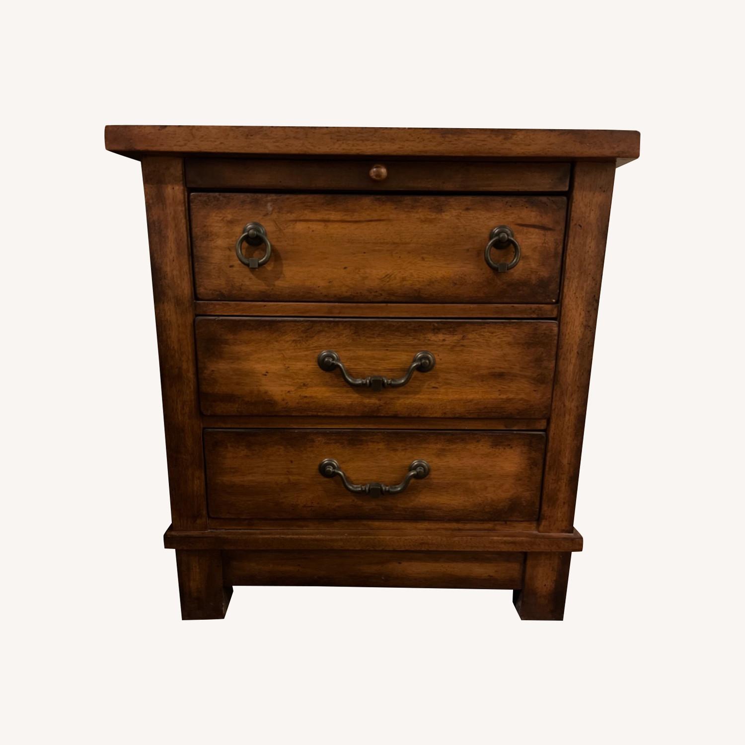 Set of 2 Bedside Tables - image-0