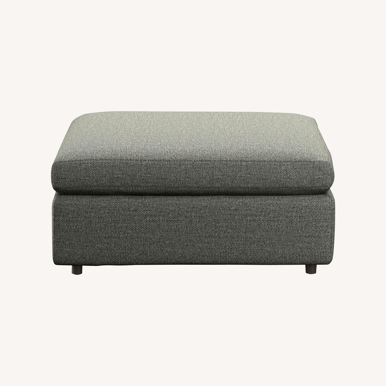 Crate & Barrel Lounge 39" OttomanTaft AptDeco