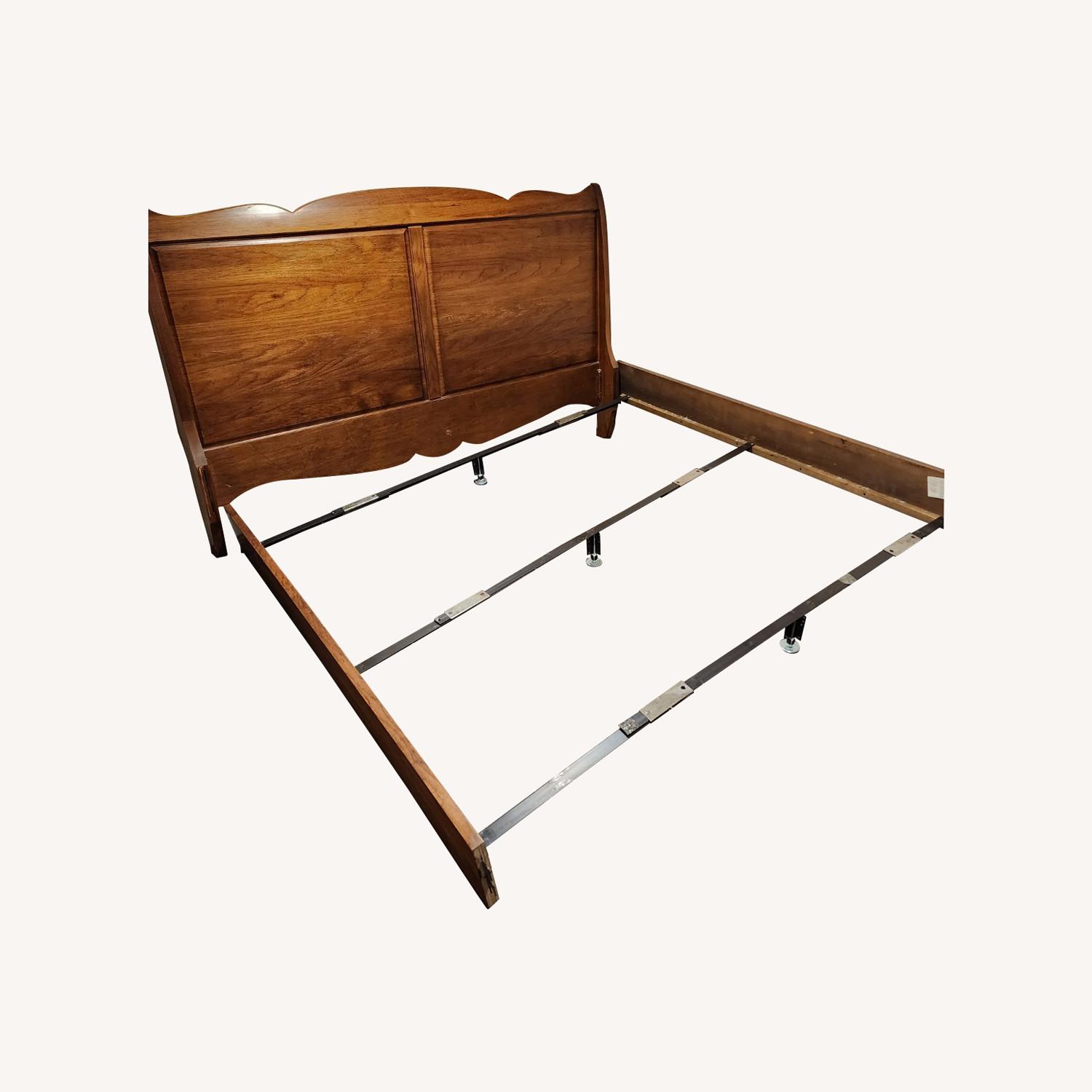 Thomasville Furniture Industries King Sled Bed AptDeco