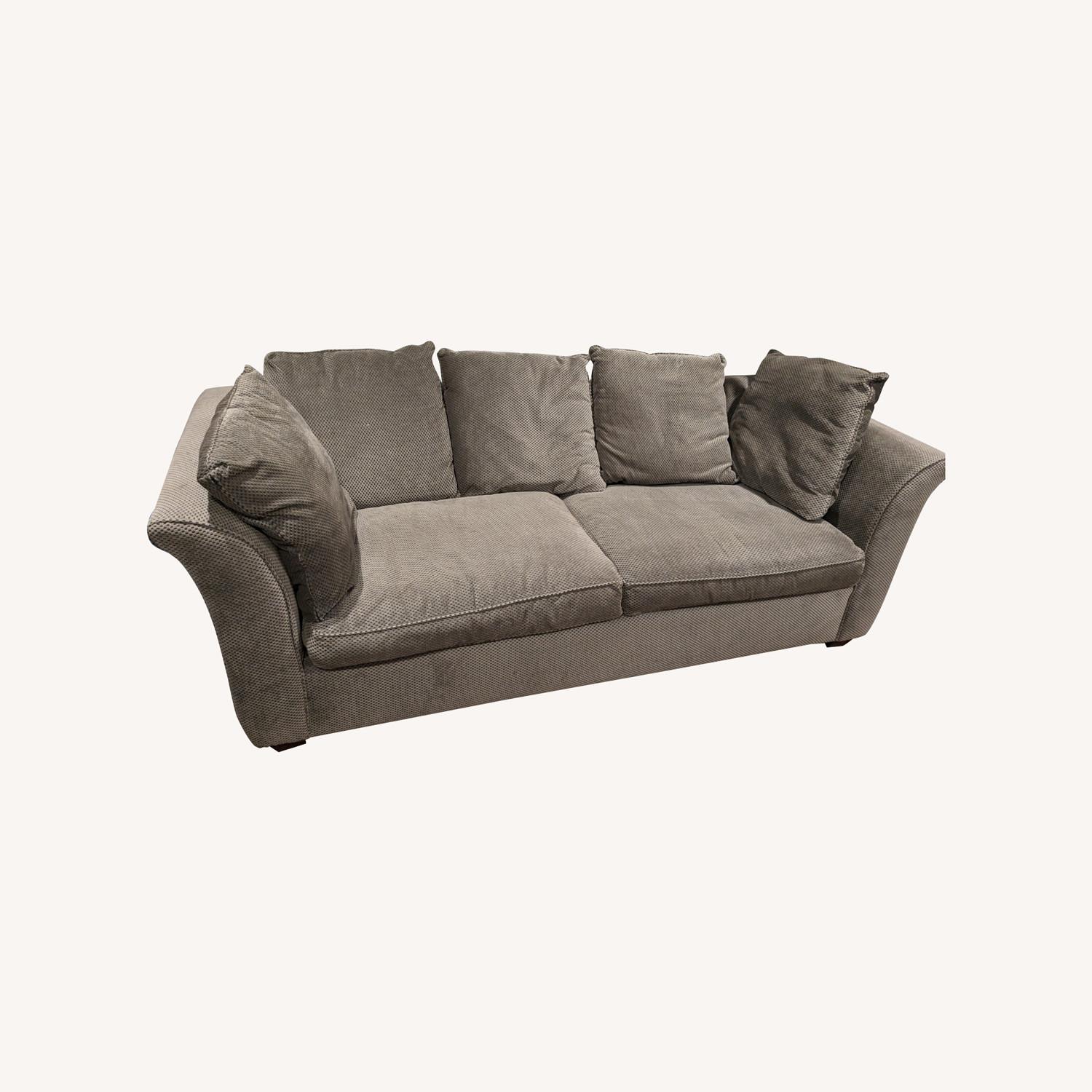 Pull-out Couch - image-0