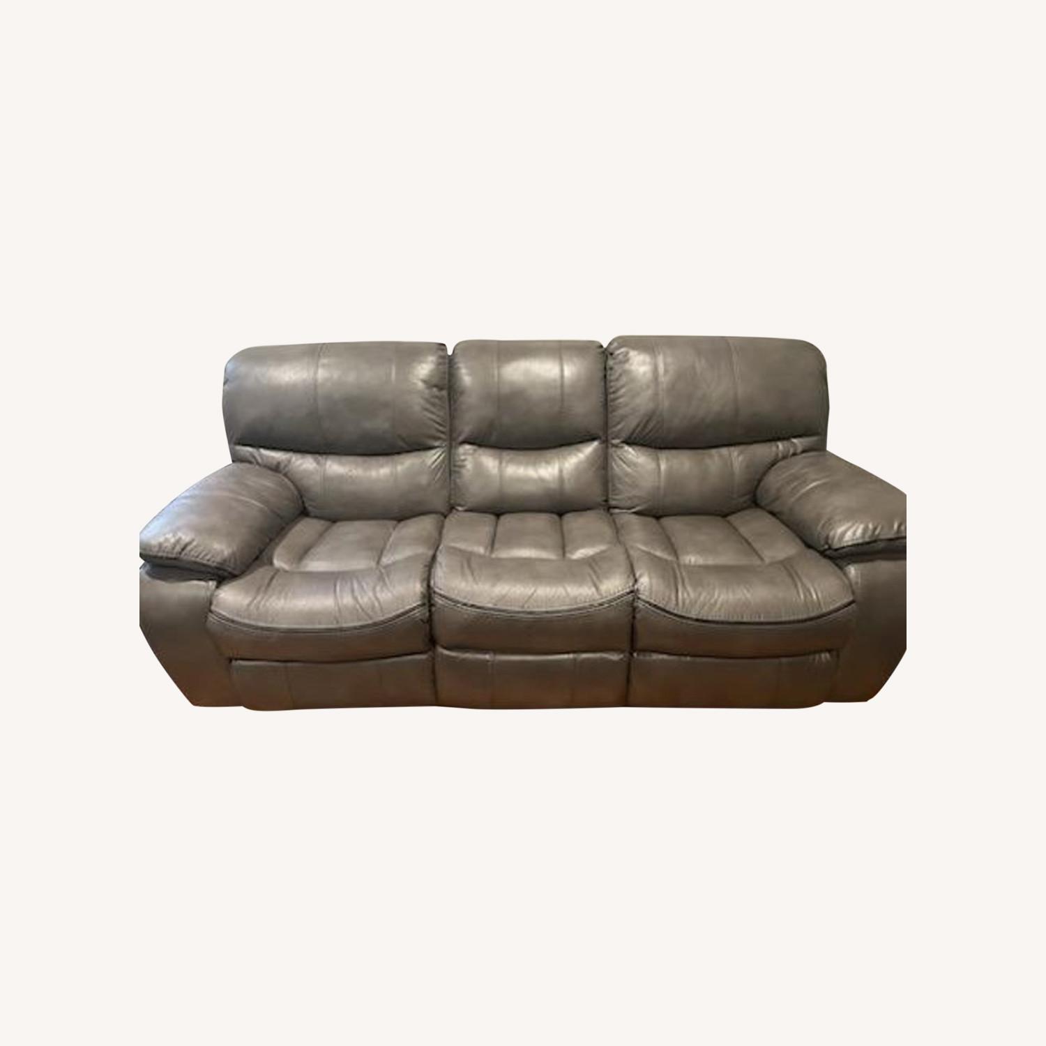 Bob's Furniture Gray Avenger Sofa AptDeco
