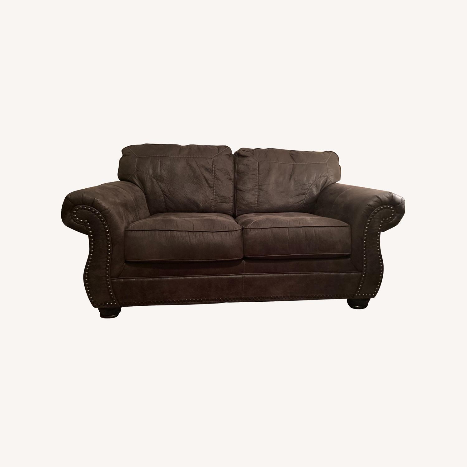 Raymour & Flanigan Corliss Loveseat AptDeco