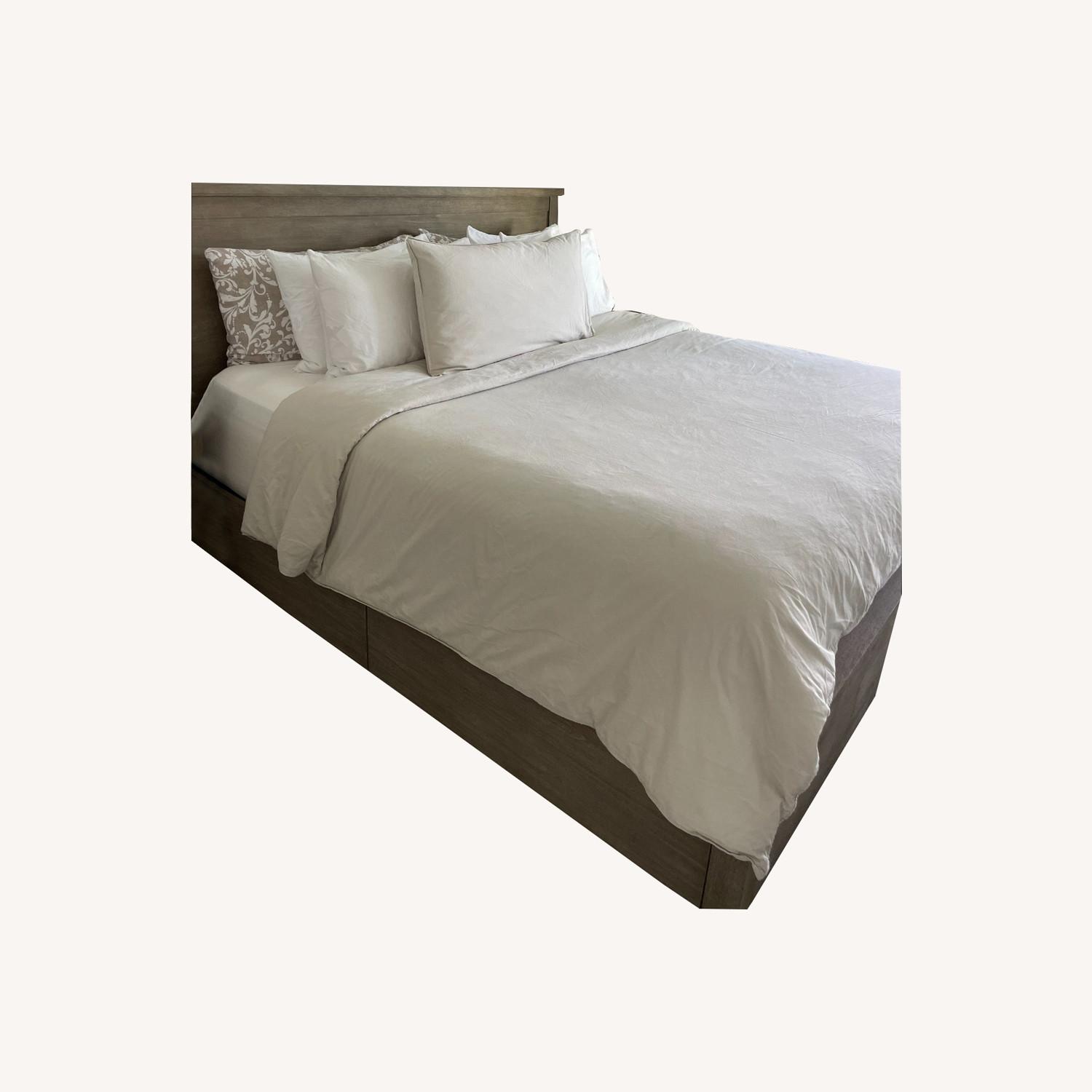 Pottery Barn Farmhouse Storage Platform Bed, King Size - image-0