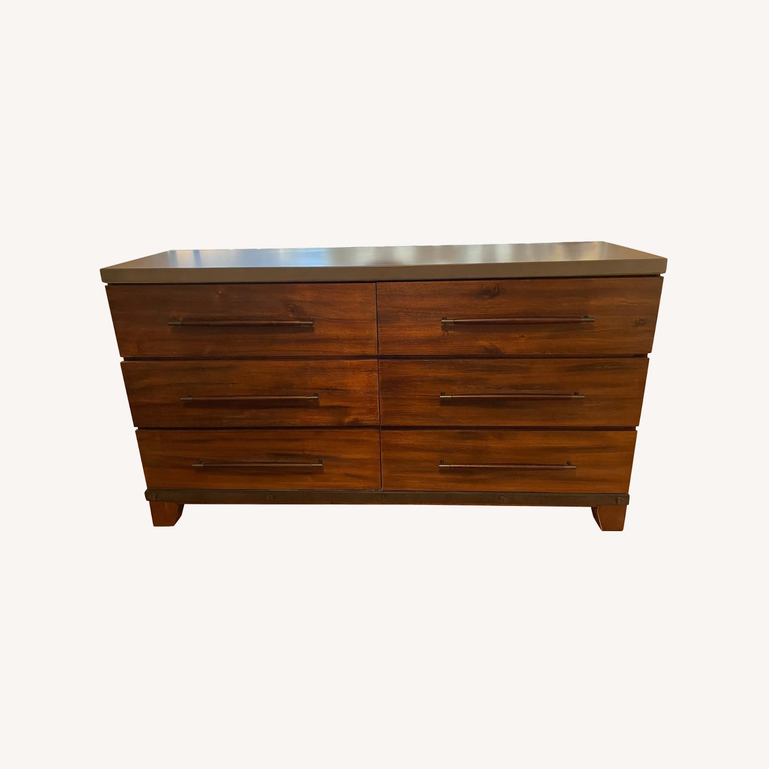 Raymour & Flanigan Rustic Bedroom Dresser AptDeco