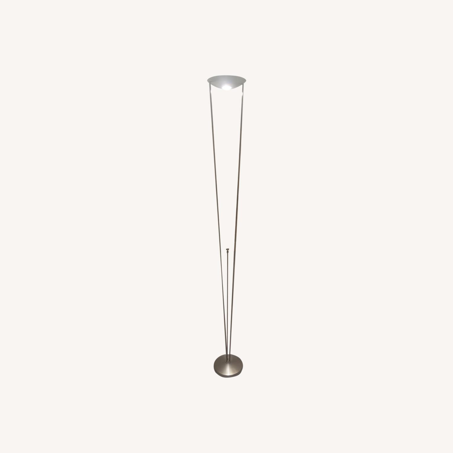 Estiluz Sleek Powerful Floor Lamp - image-0