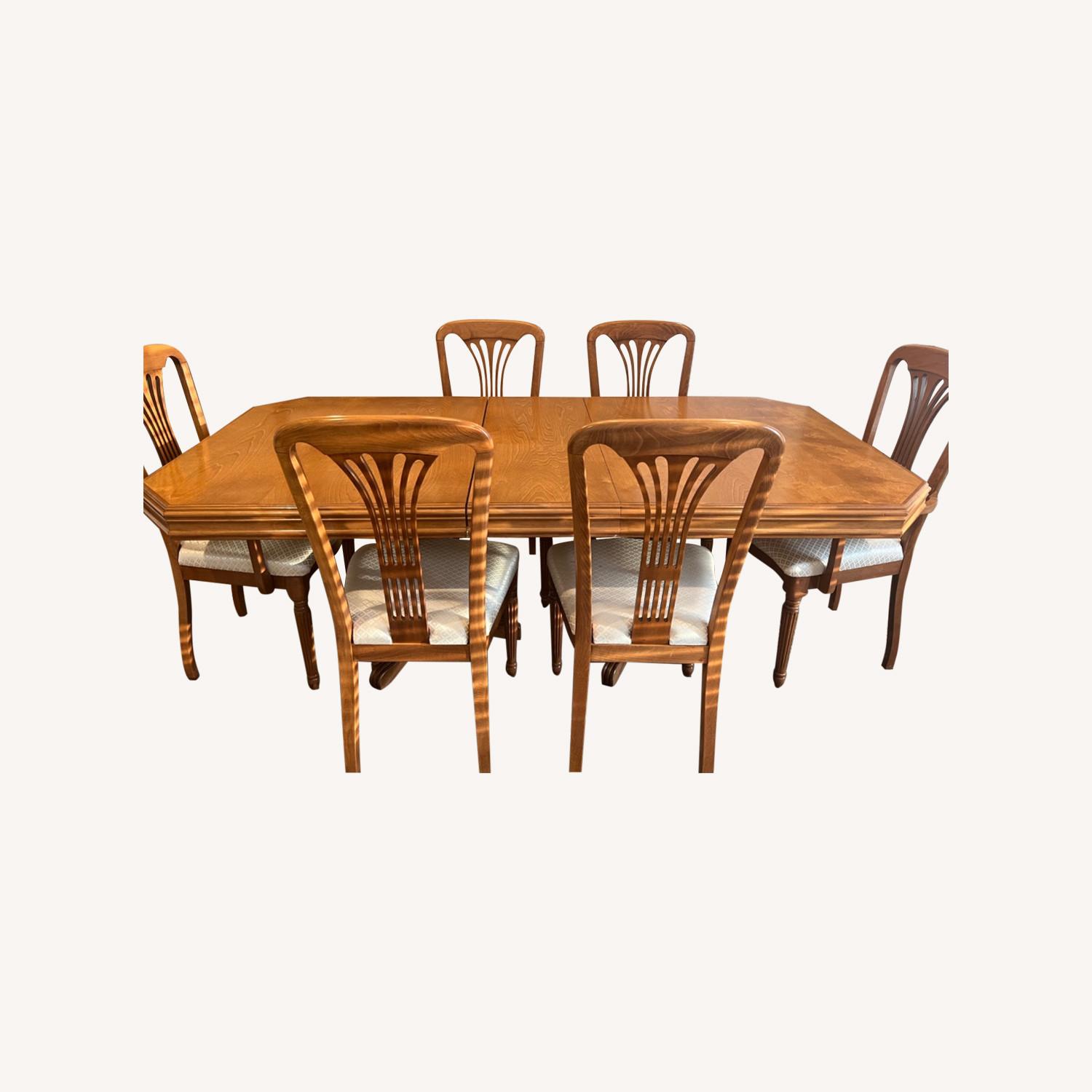 Royal Dining Table Set With 6 Chairs - image-0