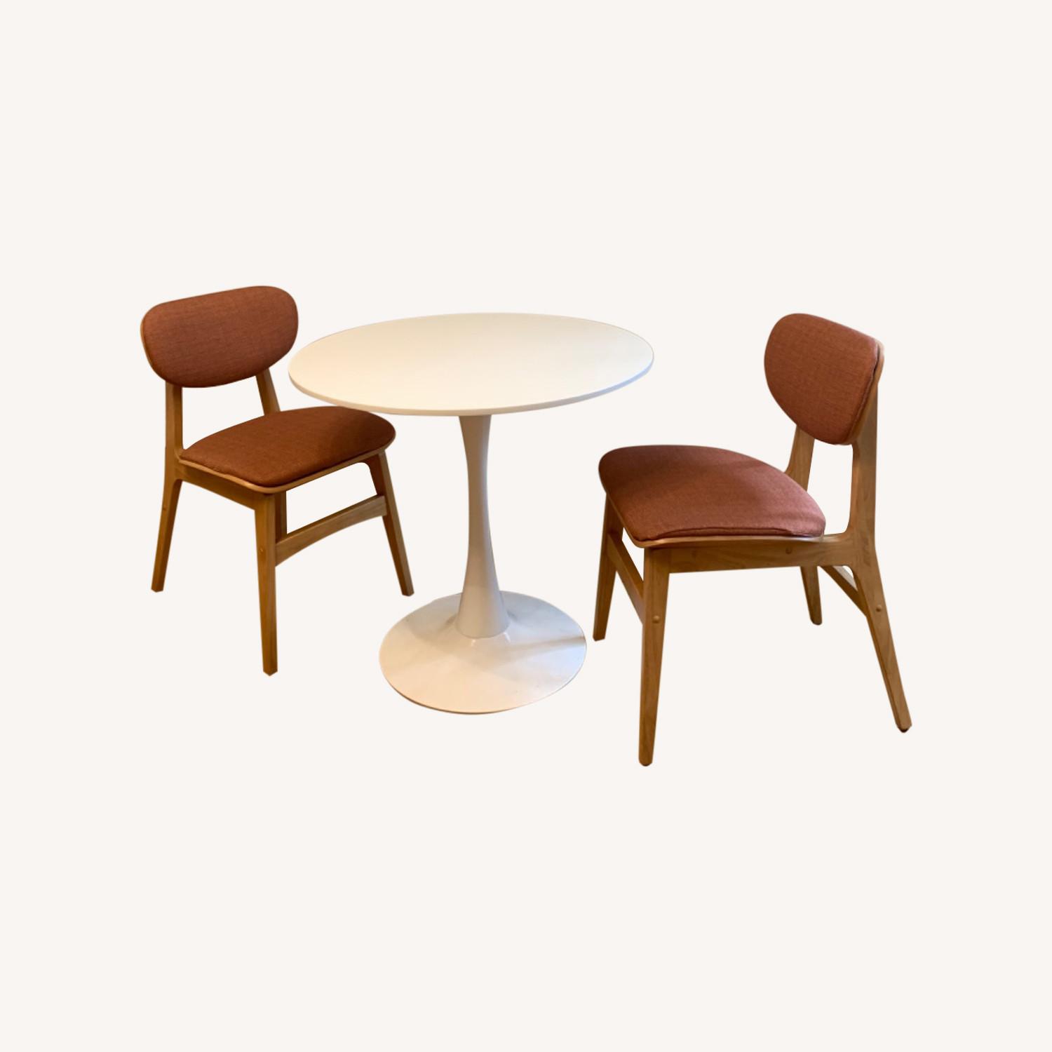 Ruggable Scandinavian Dinning Set AptDeco