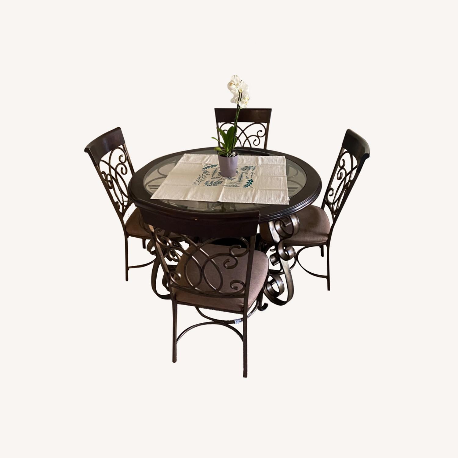 Bob's Discount Furniture Dining Set - image-0