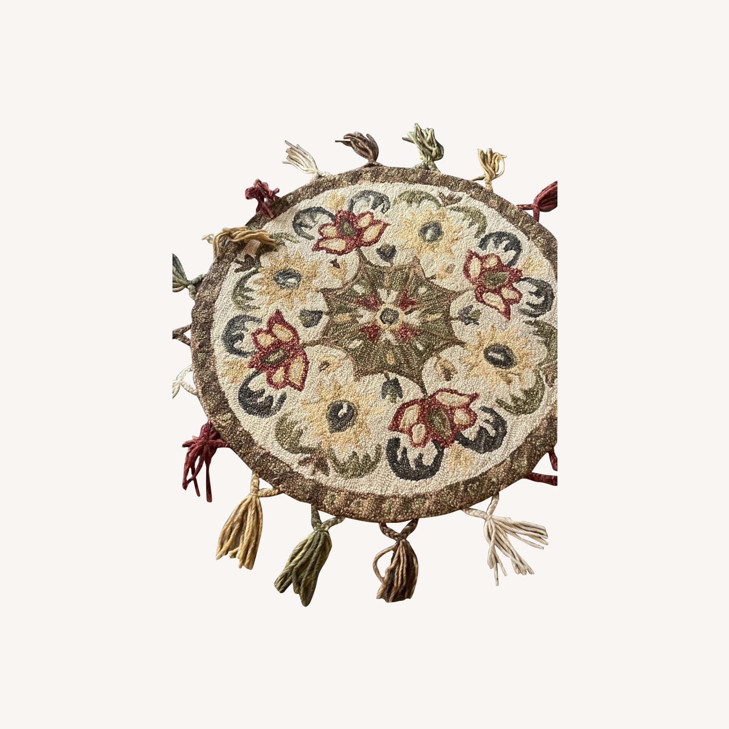 Rotunda Rugs Round Rug - AptDeco