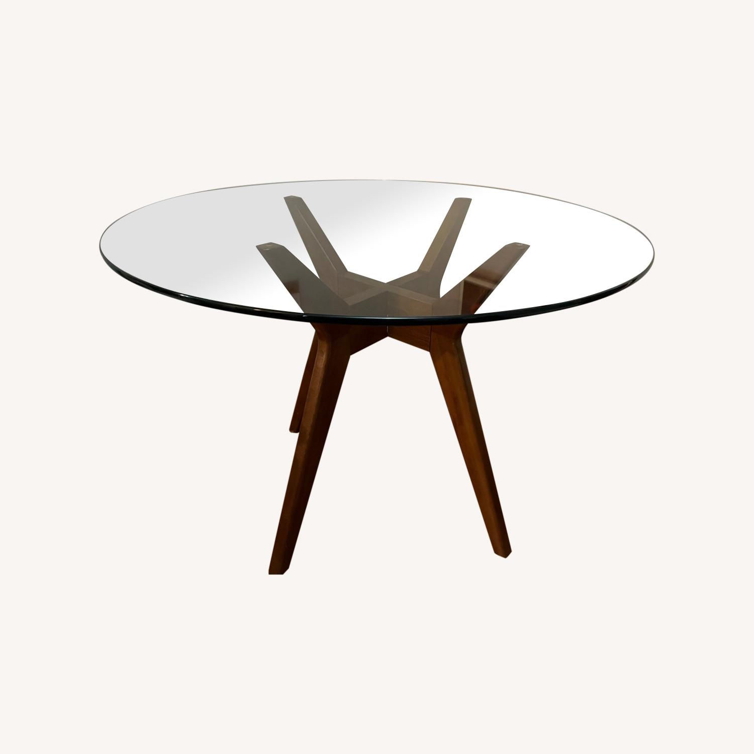 West Elm Jensen Round Dining Table and Chairs AptDeco