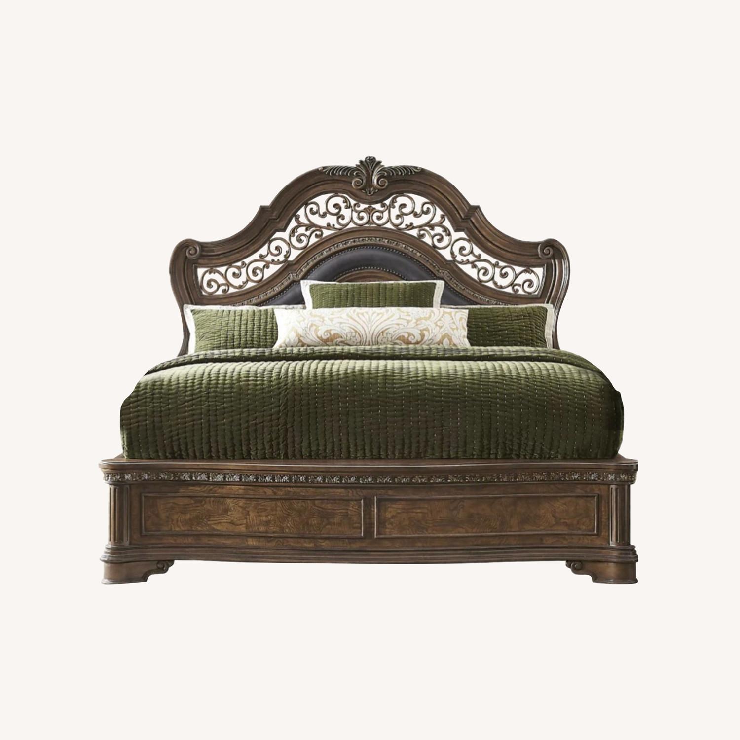 Yorkshire Manor King Bed - image-3