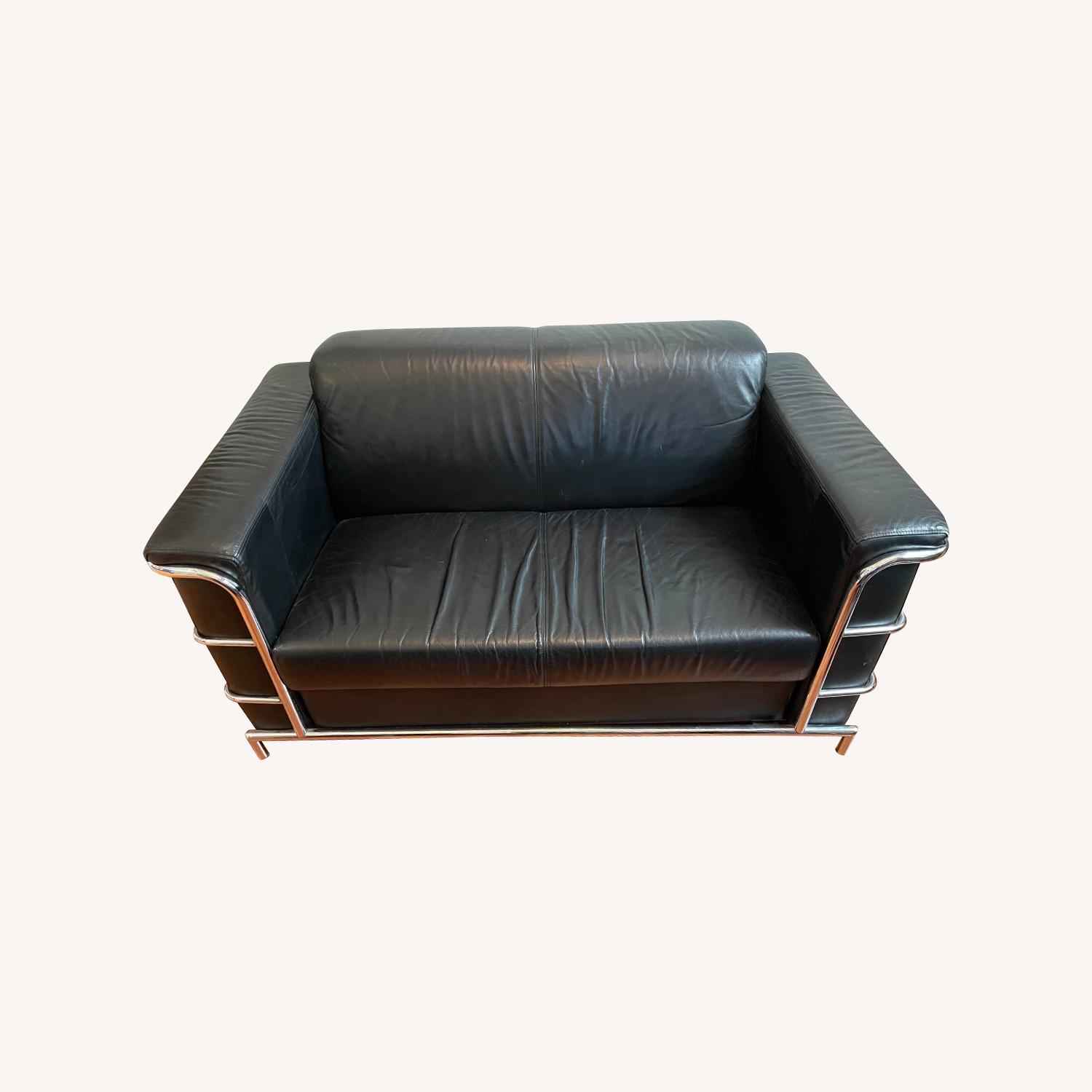 Le Corbusier LC2 Loveseat Replica - image-0