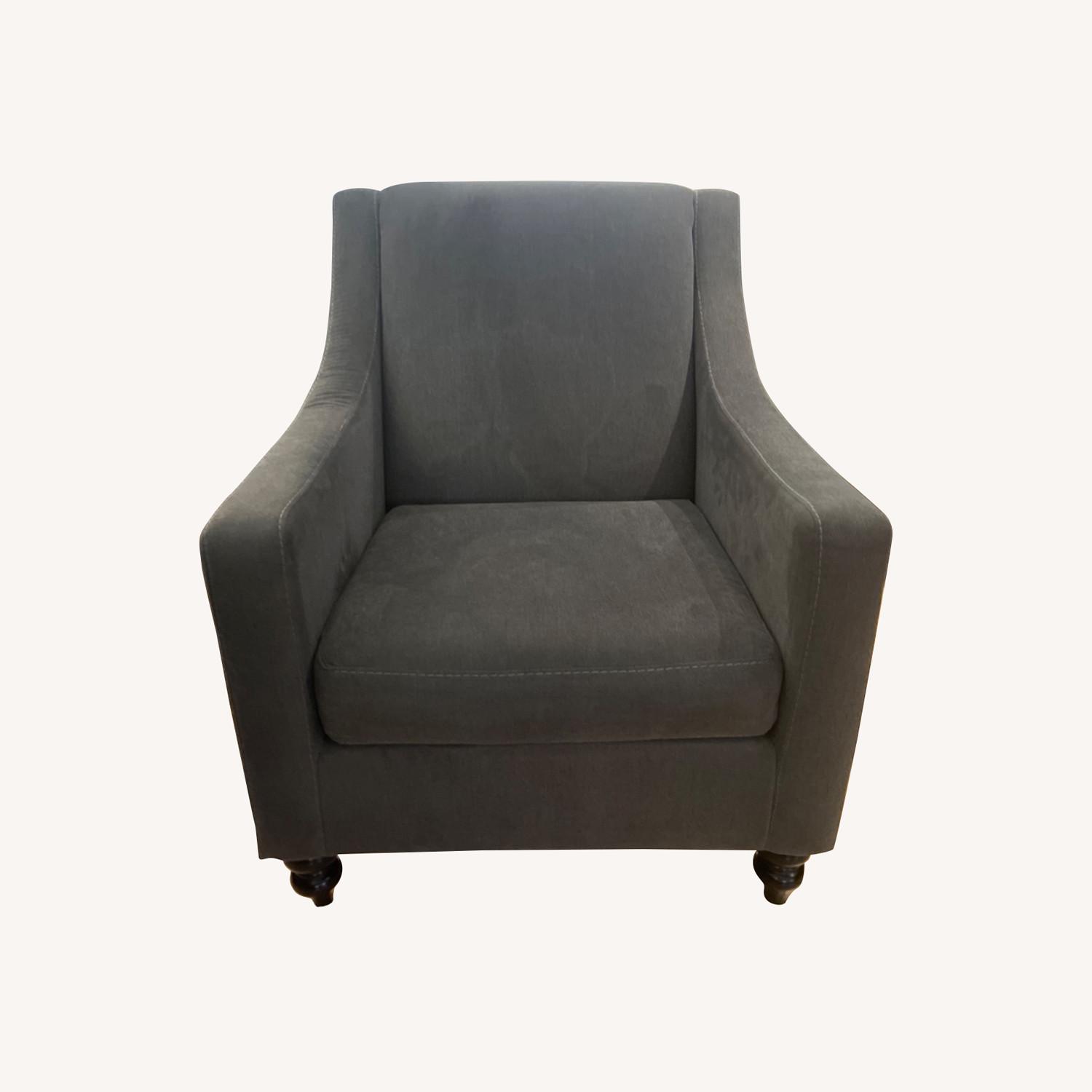Raymour & Flanigan Gray Willoughby Accent Chair AptDeco