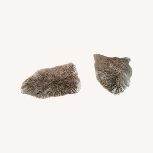 Used Icelandic Longhaired Sheepskin Rug for sale on AptDeco