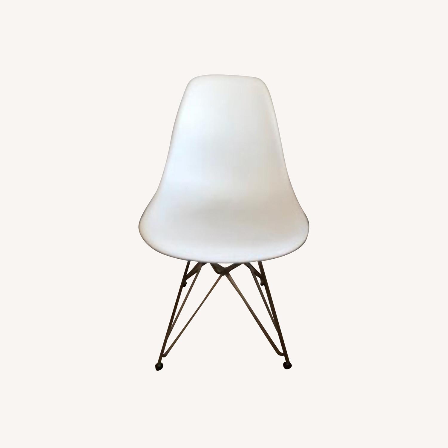 Herman Miller Eames Molded Plastic Chair with Wire Base AptDeco