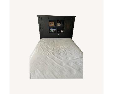 Bob's Discount Bed and Headboard