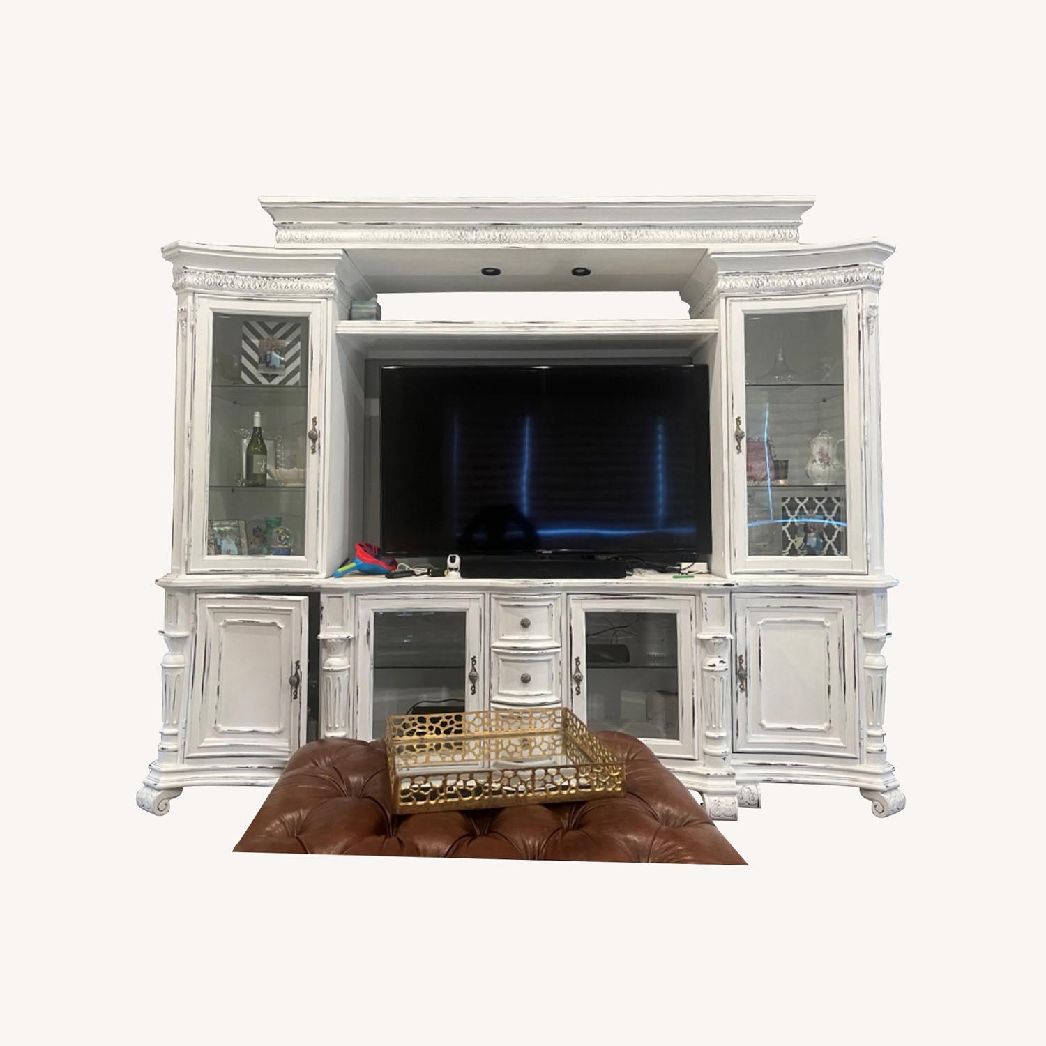 Raymour & Flanigan Media Unit - image-0