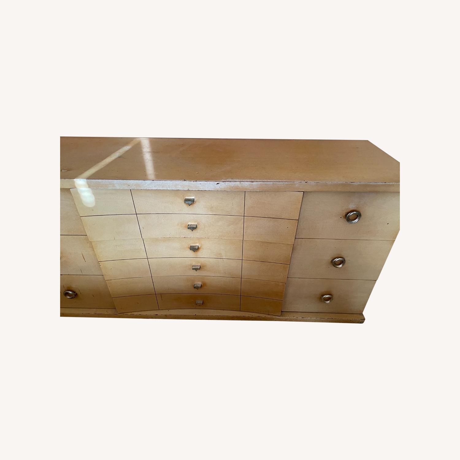 Vanity Dresser Vanleigh The Sovereign - image-0