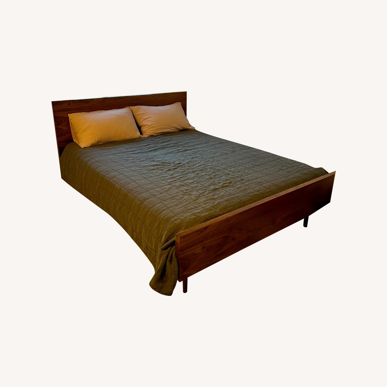 Modern Platform Bed AptDeco