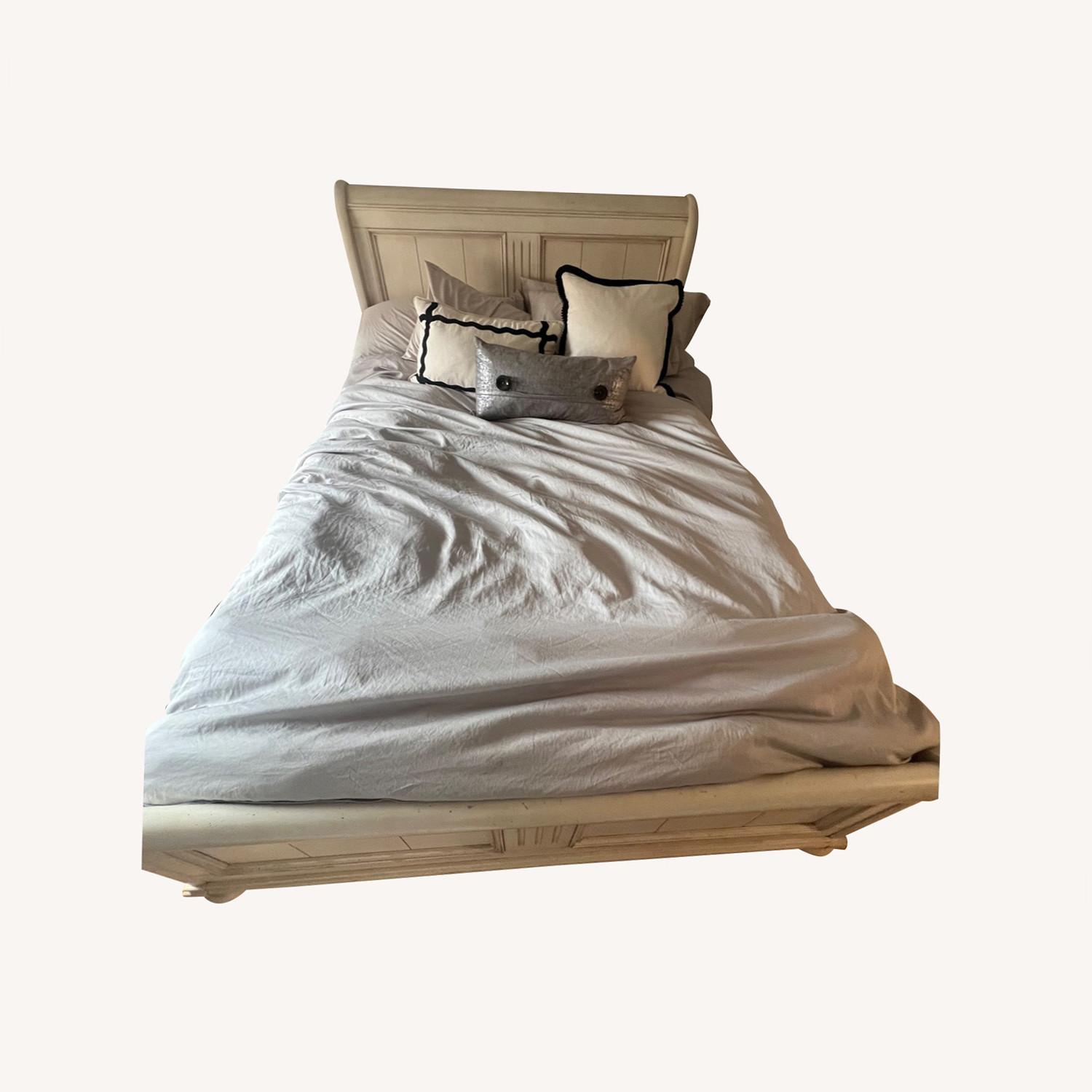 Ethan Allen Queen Wood Bed - image-0