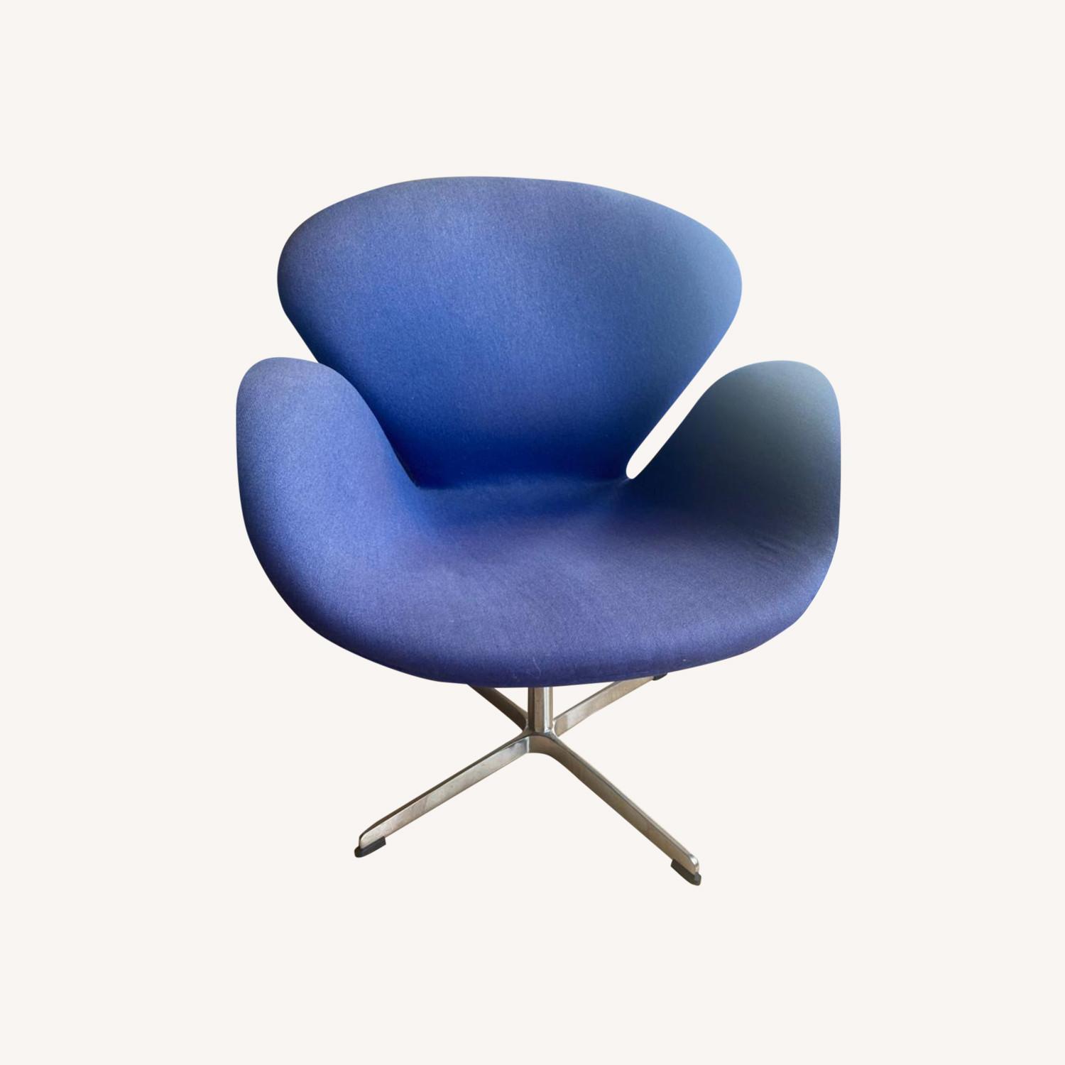 Fritz Hansen Swan Chairs Set of 2 - image-0