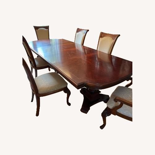 Round Extendable Dining Table + Chairs - AptDeco