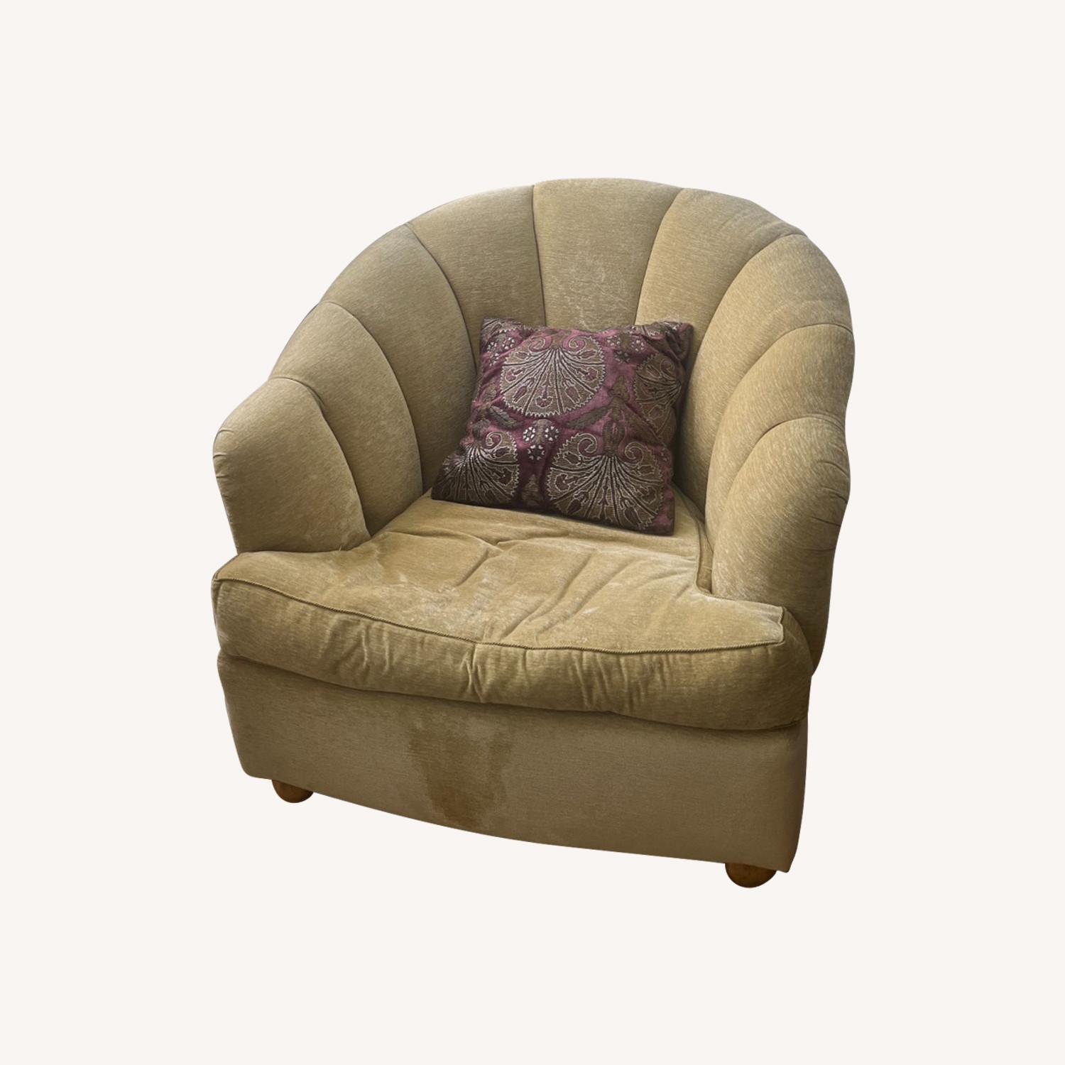 Comfortable Vintage Armchair - image-0