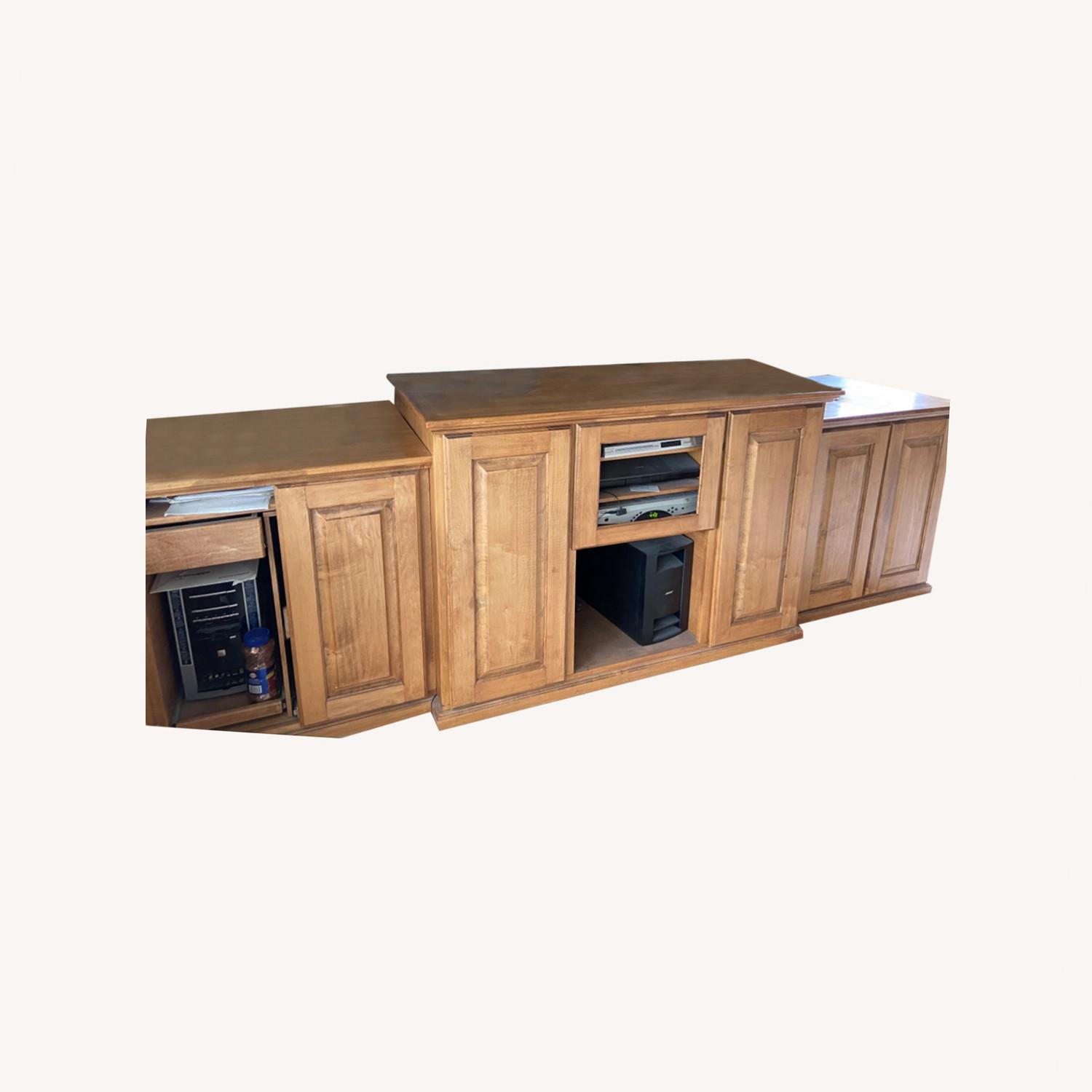 Custom Media AptDeco