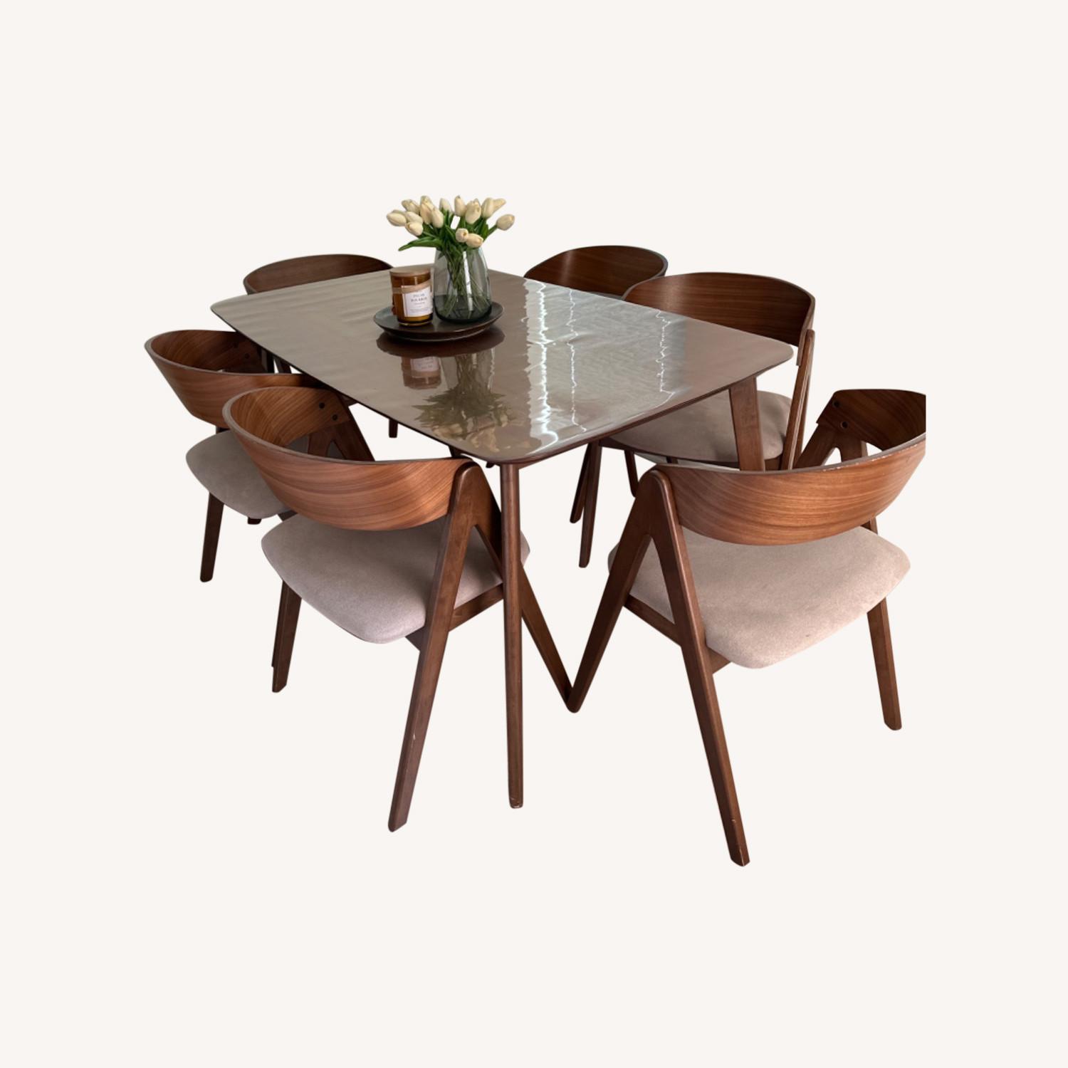 Wayfair Dining Table and 6 Chairs AptDeco