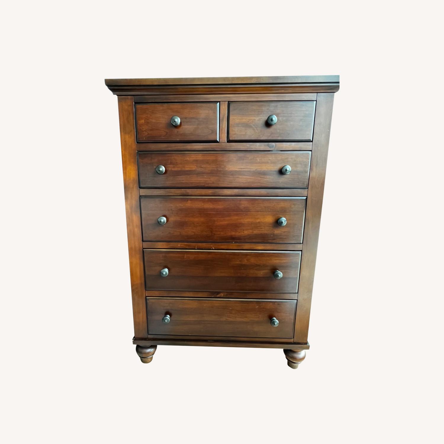 Bob's Discount Furniture Chest - image-0