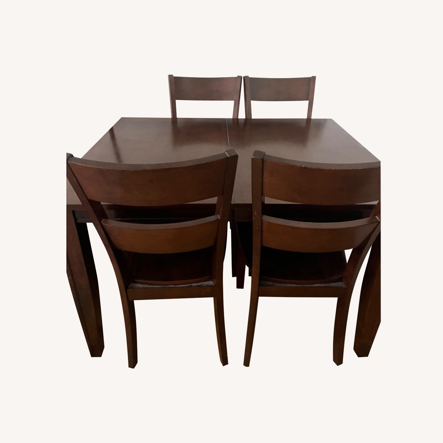 Kitchen Table and Chairs AptDeco