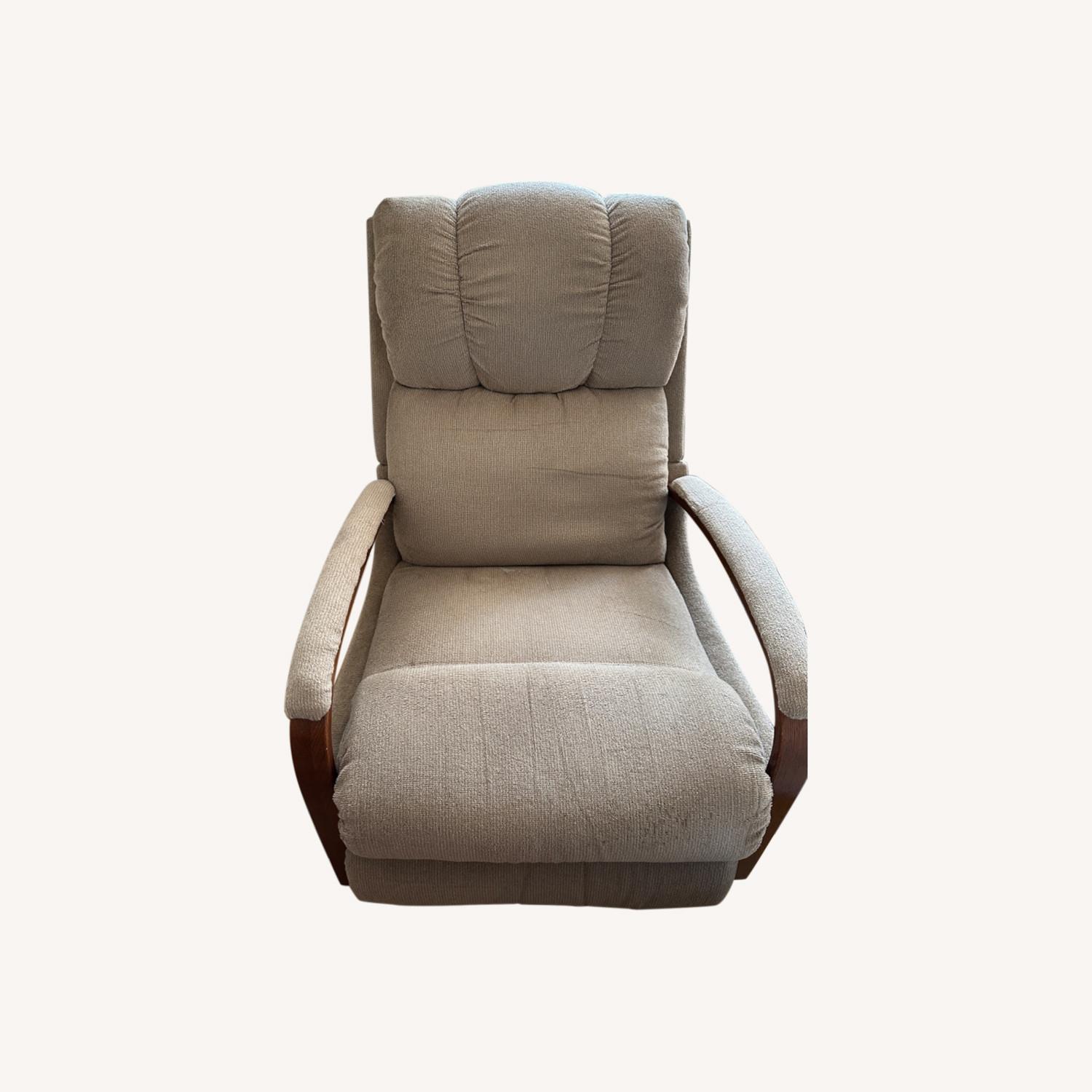 La-Z-Boy Recliner - image-0
