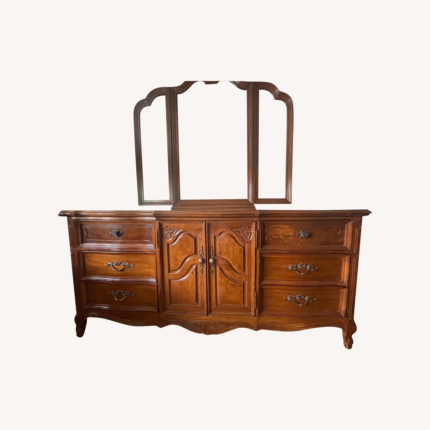 Lexington Furniture Dresser With Mirror AptDeco