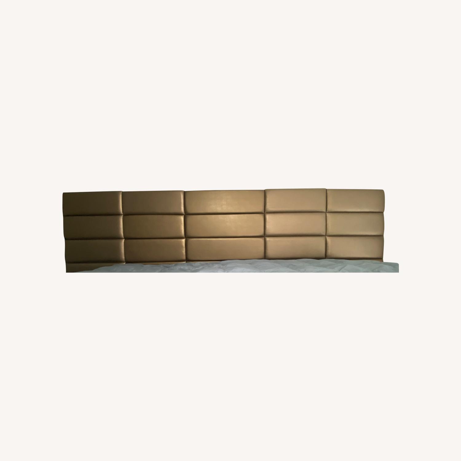 Vnt Gold Wall Panels - image-0