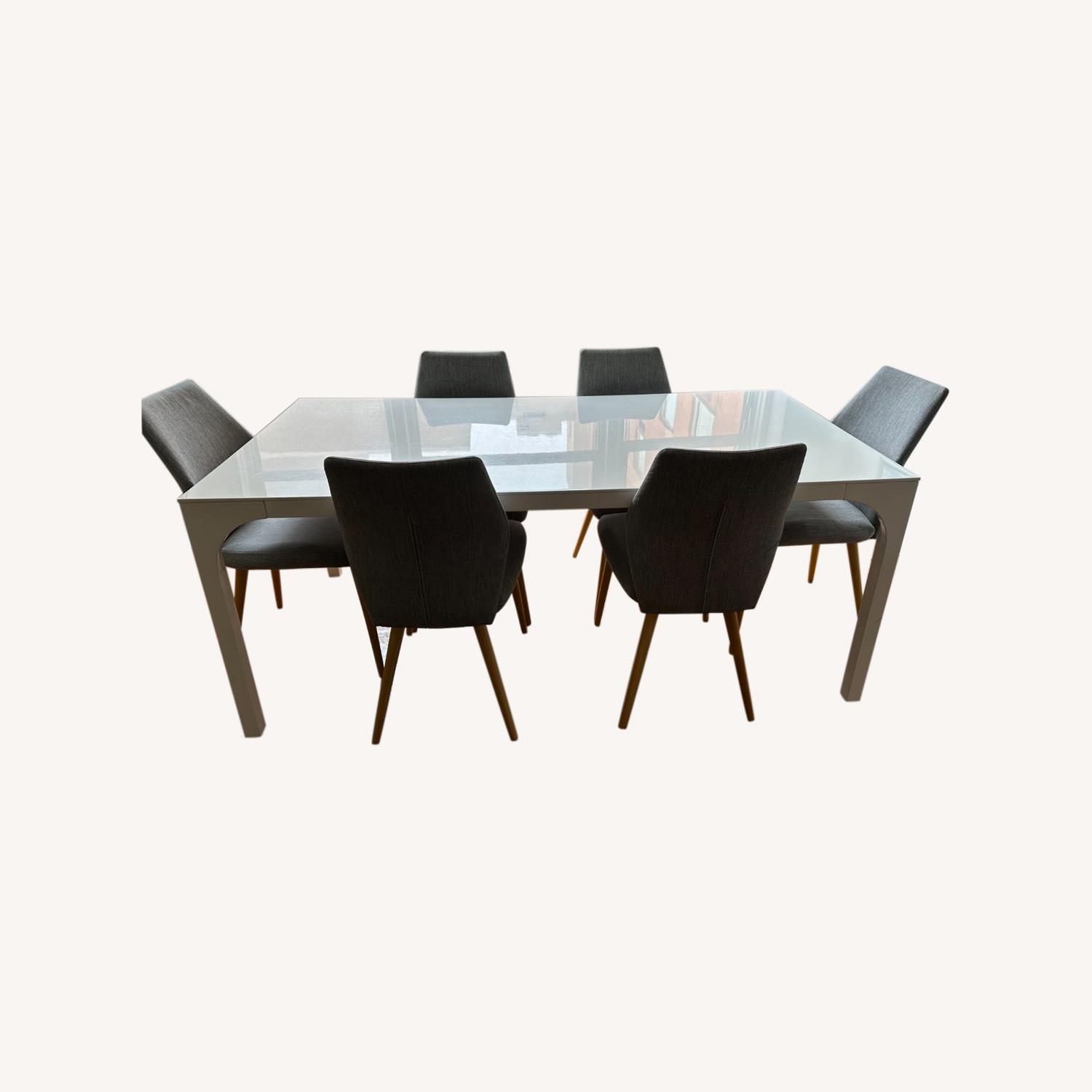 Dining Room Table with 6 Chairs - image-0