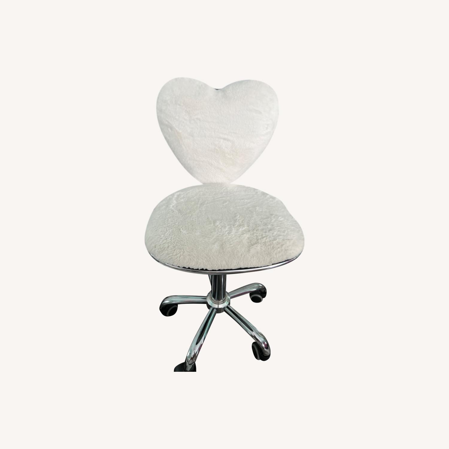 Heart Shaped Chair - image-0