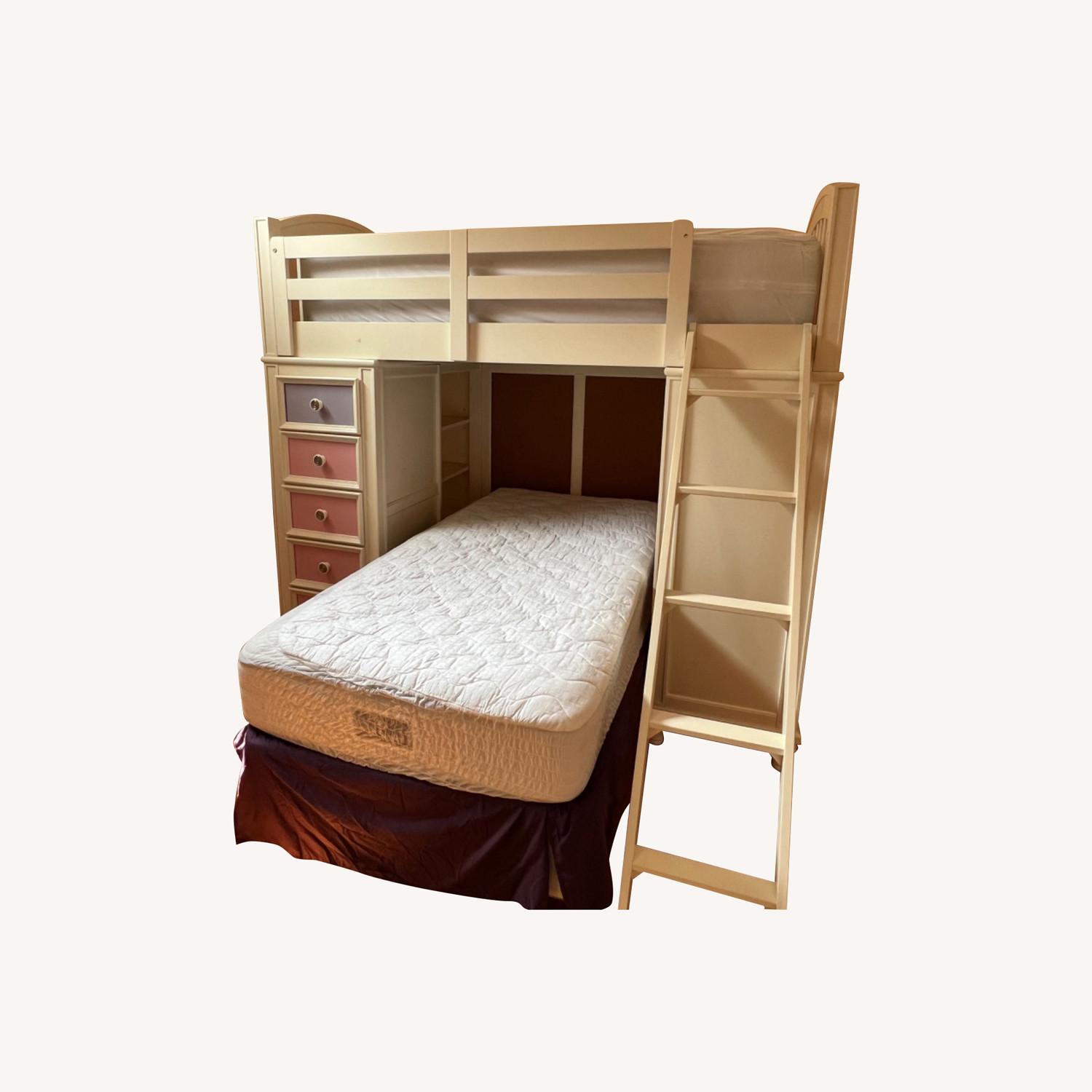 Raymour & Flanigan Bunk Bed AptDeco