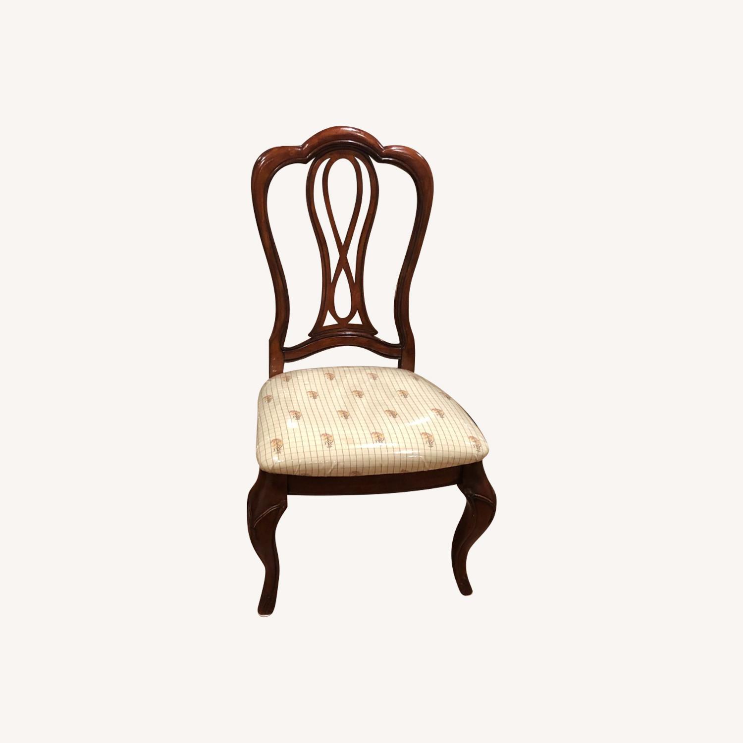 Raymour & Flanigan Chairs AptDeco