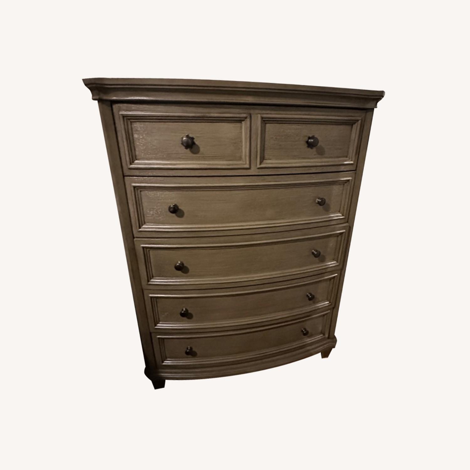 Raymour and Flanigan Lorient Chest AptDeco