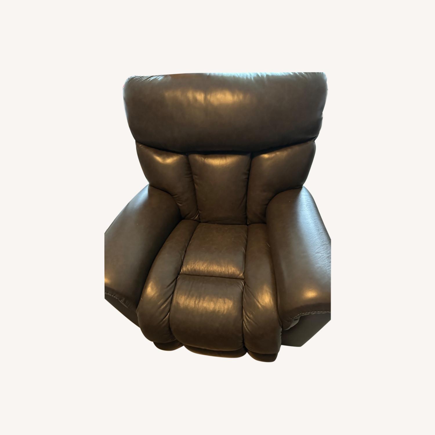 La-Z-Boy Power Wall Recliner w Headrest & Lumbar - image-3