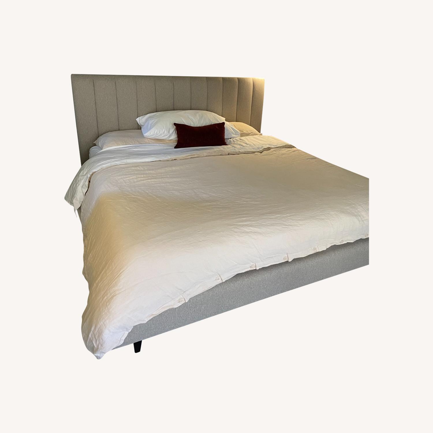 Room & Board Hartley King Bed (48" Headboard) AptDeco