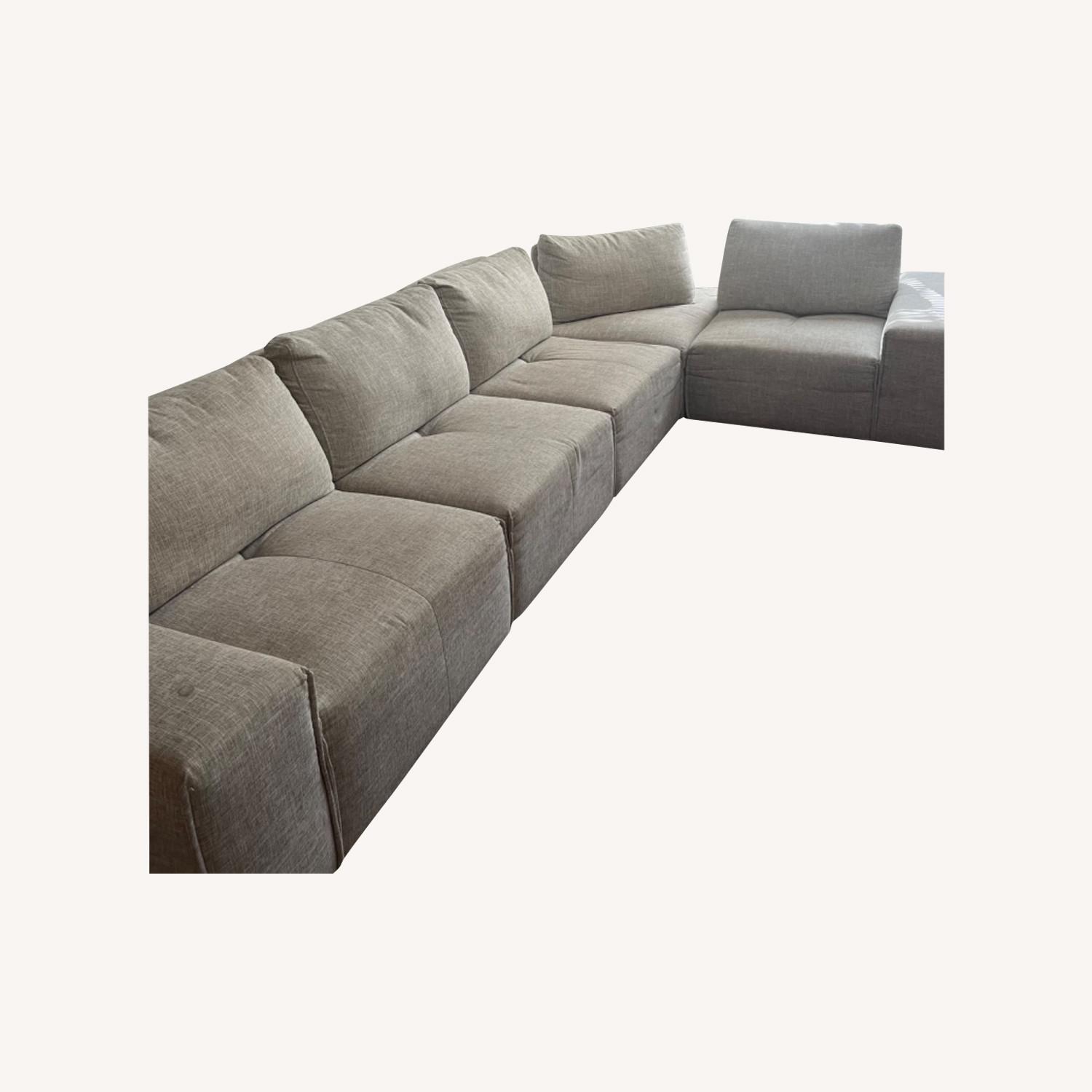 Rooms To Go Sectional - image-0