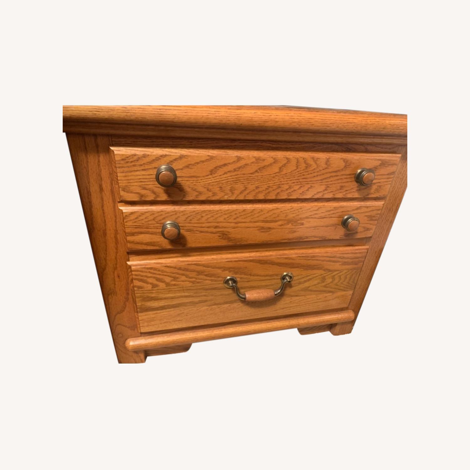 Vintage Thomasville Furniture 2 Nightstands - image-0